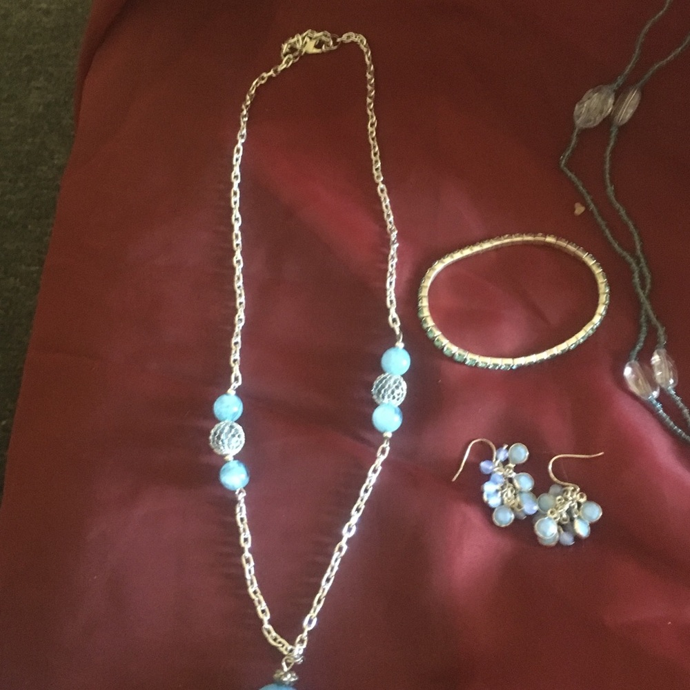 Set - Picture 3 of 3